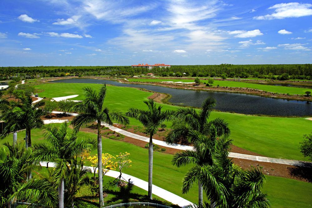 منتجع ريتز كارلتون للجولف، نابلز Naples Park المظهر الخارجي الصورة