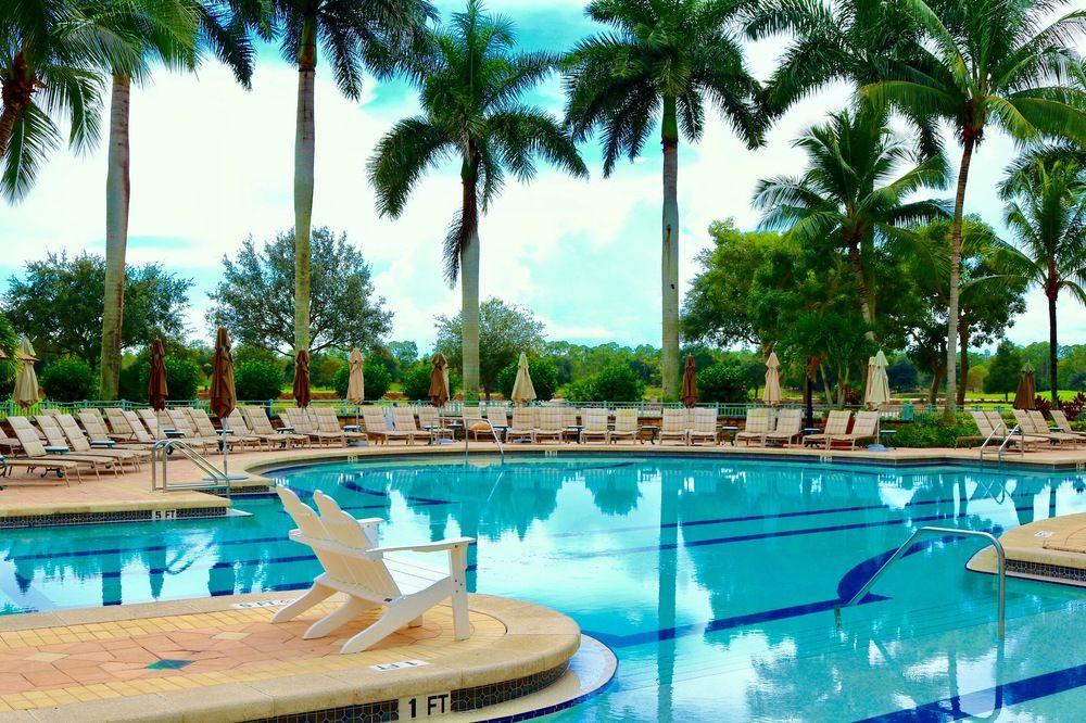 منتجع ريتز كارلتون للجولف، نابلز Naples Park المظهر الخارجي الصورة
