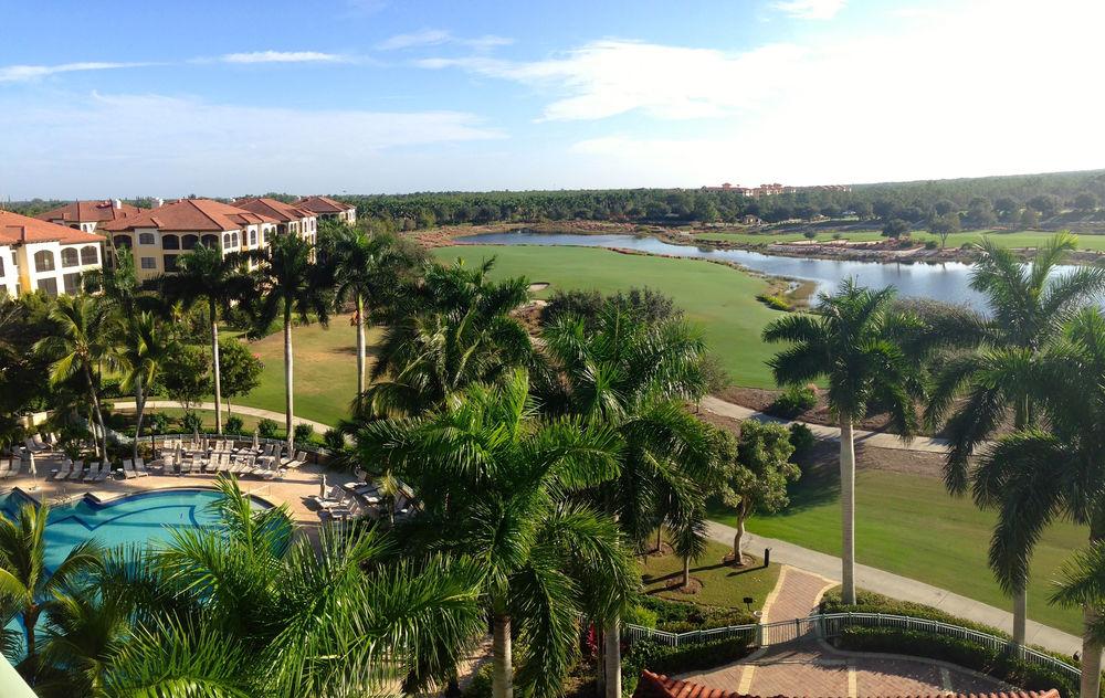 منتجع ريتز كارلتون للجولف، نابلز Naples Park المظهر الخارجي الصورة